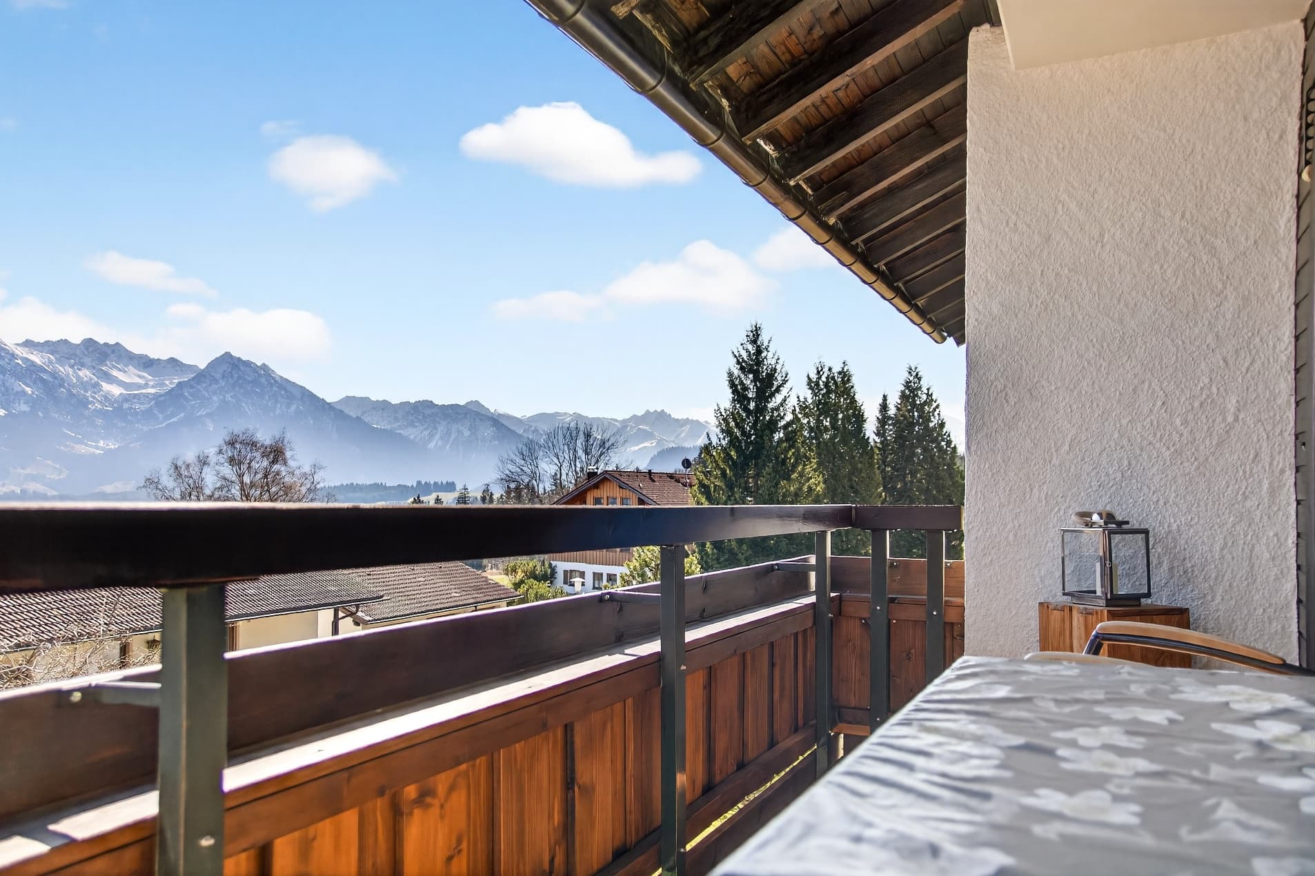 Balkon mit Bergblick – Ferienwohnung Bolsterlang